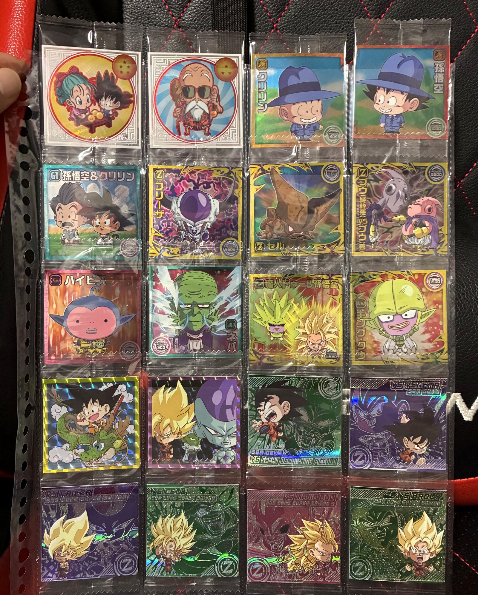 透明な内袋を開けず100均ファイルへ収納したドラゴンボールの食玩シール